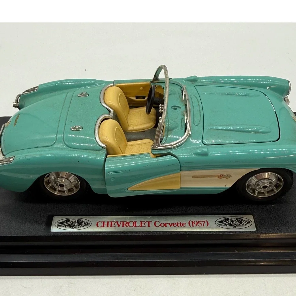 Vintage 1957 Chevrolet Corvette Diecast Model Car 1:18 Teal Fuel Injection